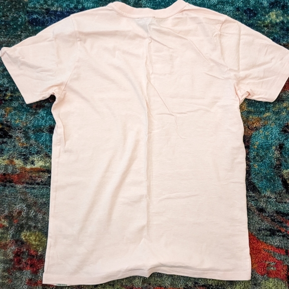 T-shirt size medium with image on front - Picture 3 of 3